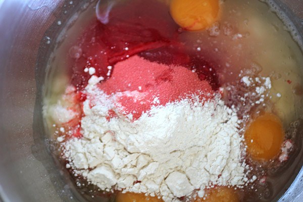 Strawberry Cake | My Kitchen Addictions
